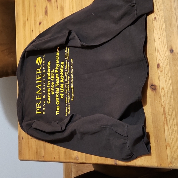 University of Wyoming Cowboys 🤠 Large 100% Cotton L/S Crew Neck Advert on Back - Picture 4 of 4